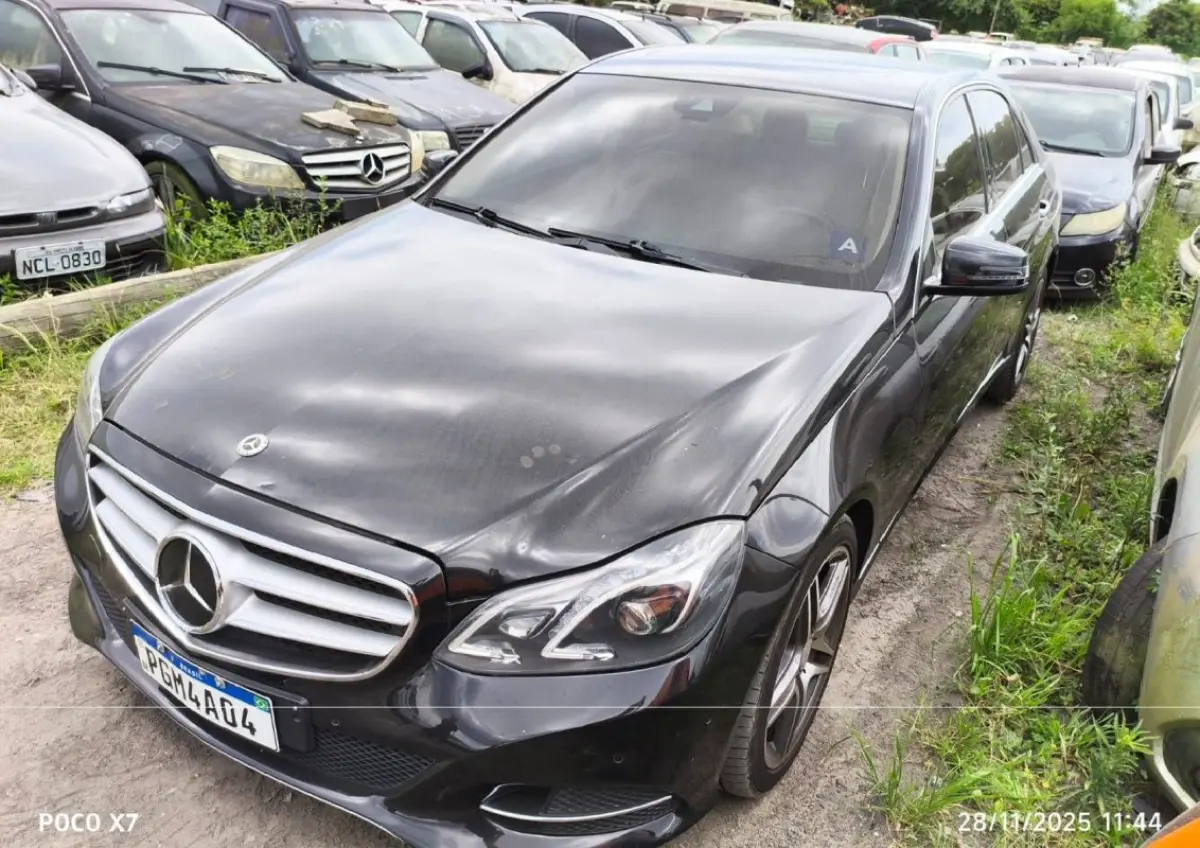 LOTE 008 - Automóvel Mercedes Benz - Modelo 2014 / E 350