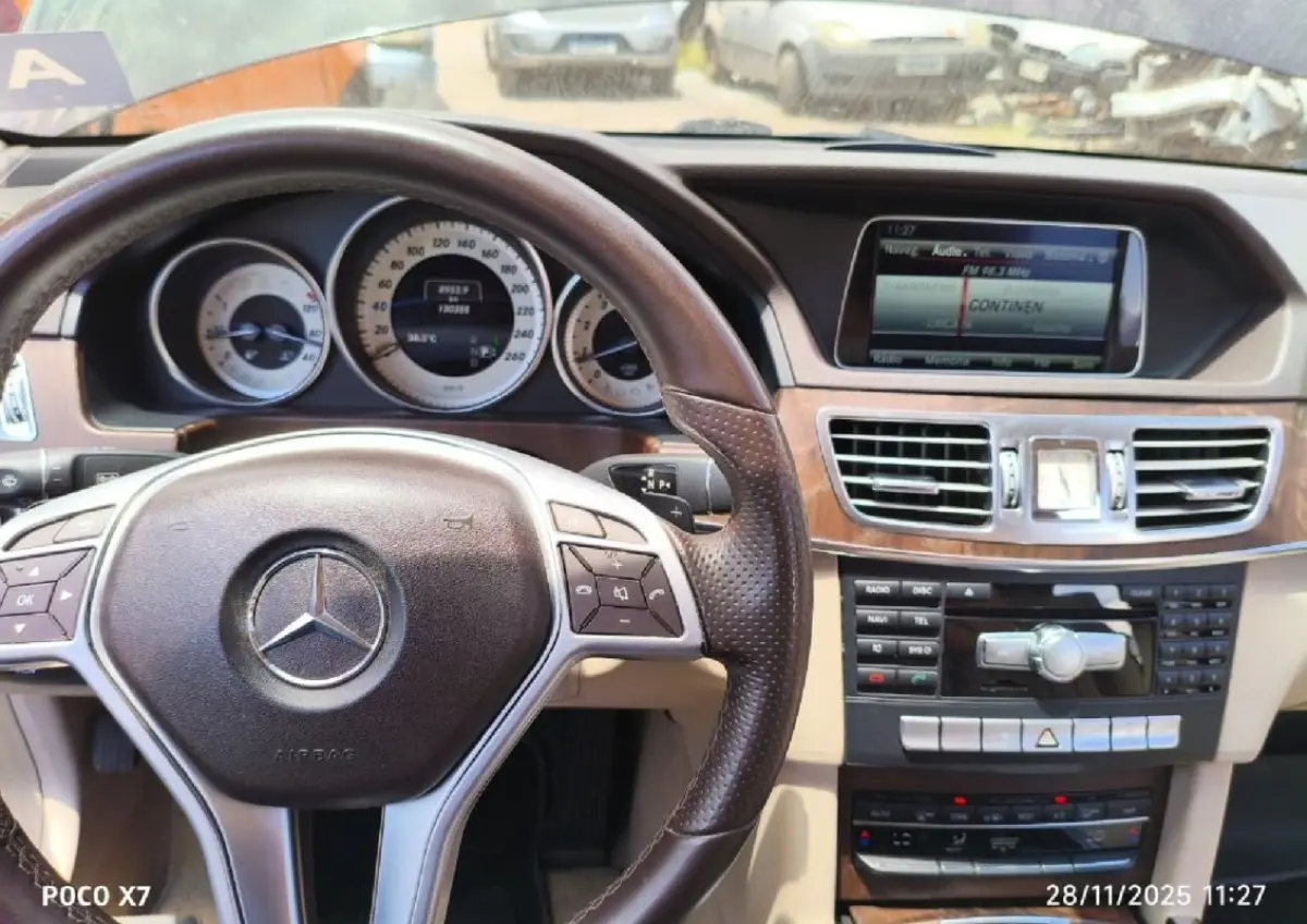 LOTE 008 - Automóvel Mercedes Benz - Modelo 2014 / E 350