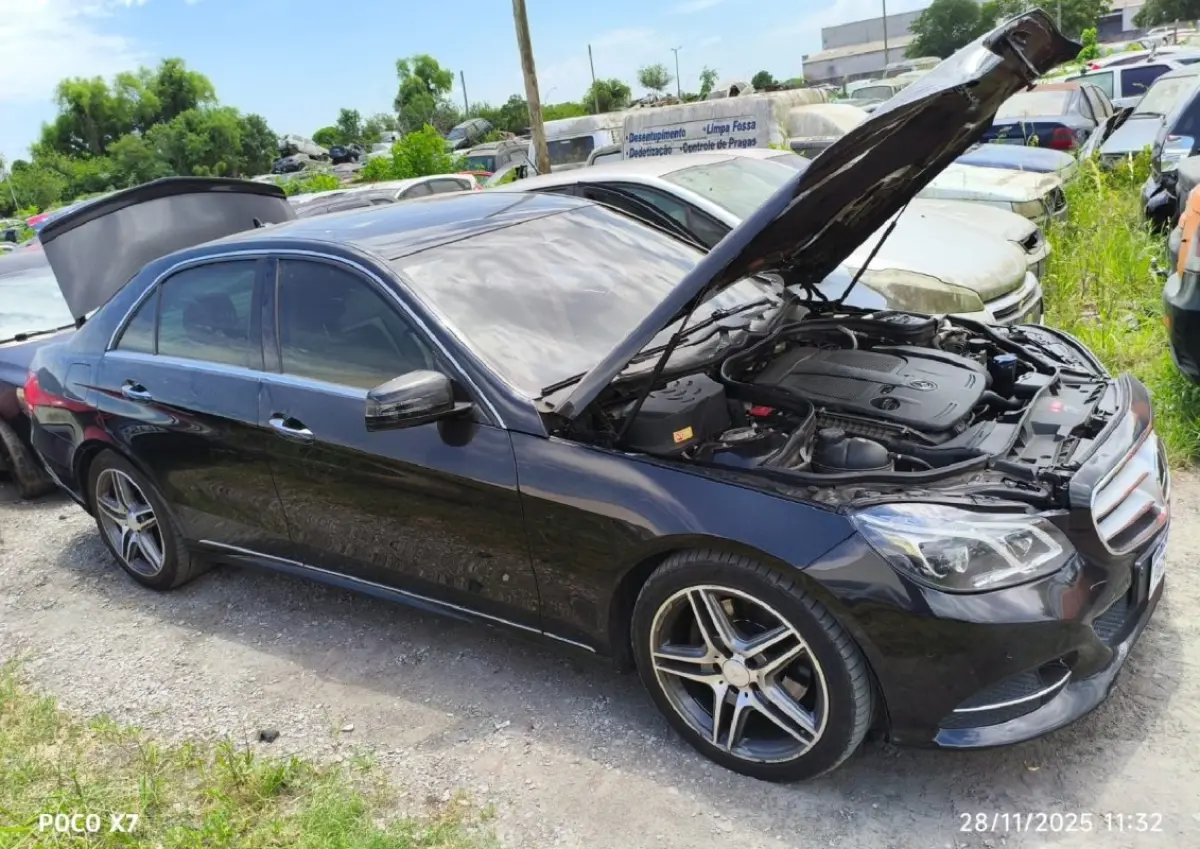LOTE 008 - Automóvel Mercedes Benz - Modelo 2014 / E 350