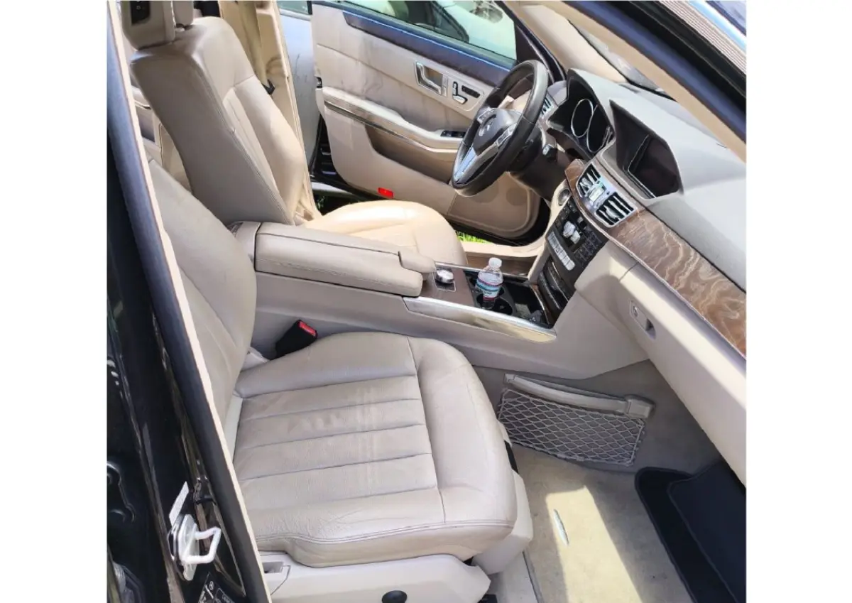 LOTE 008 - Automóvel Mercedes Benz - Modelo 2014 / E 350