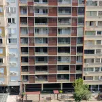 LOTE 001 - Segundo Leilão Judicial de Excelente Apartamento Amplo e Desocupado + Vaga de Garagem